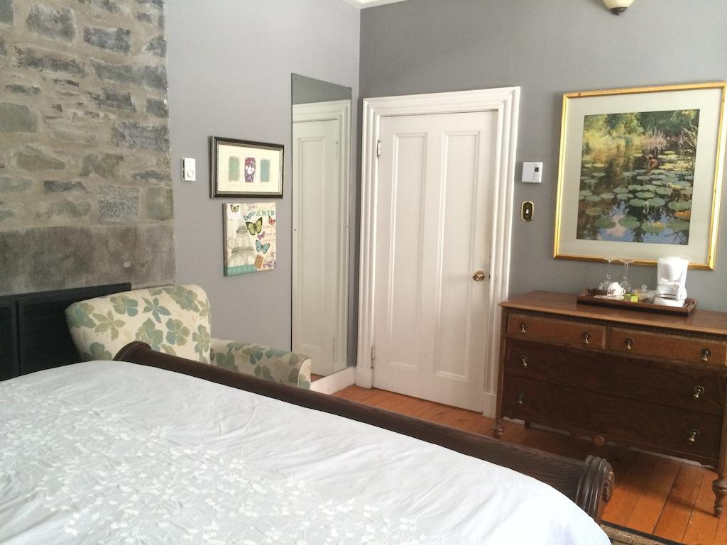 Maison Historique James Thompson Bed & Breakfast 4*