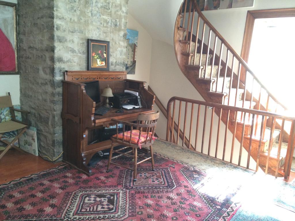 Bed & Breakfast Maison Historique James Thompson